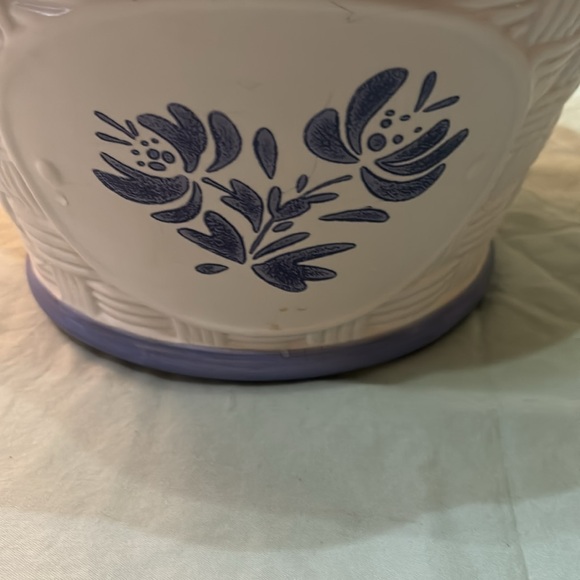 Pfaltzgraff extra large basket - Picture 2 of 4